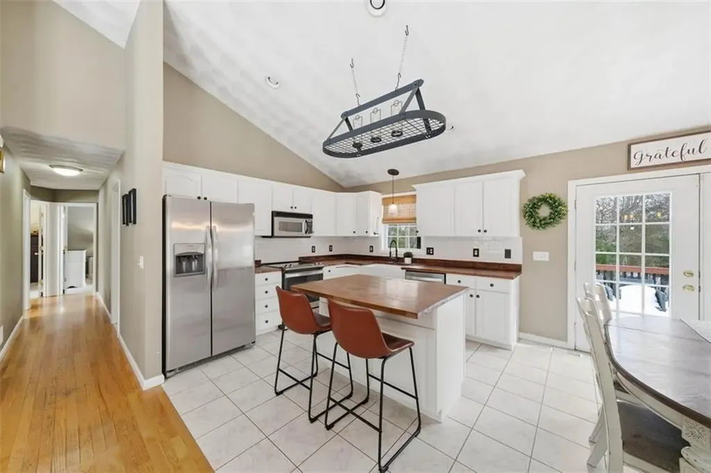 98 Cedar Grove Drive Exeter RI 02822