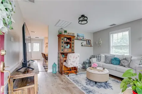 1070 Crandall Road Tiverton RI 02878