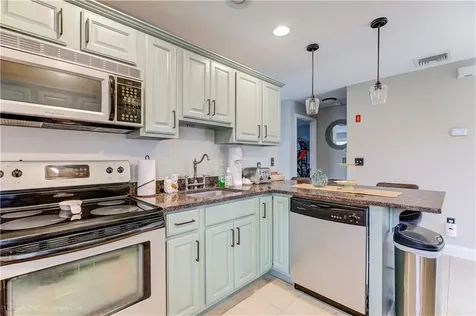 1070 Crandall Road Tiverton RI 02878