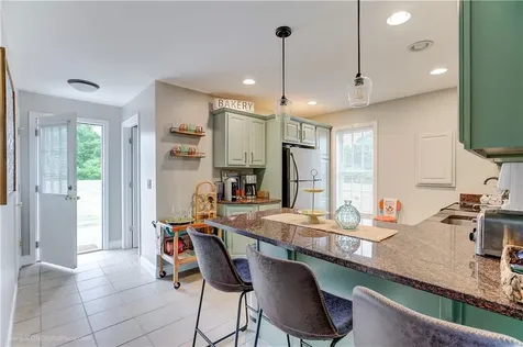 1070 Crandall Road Tiverton RI 02878