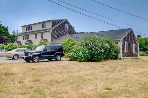 1070 Crandall Road Tiverton RI 02878