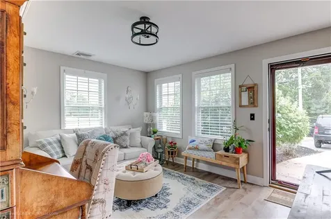 1070 Crandall Road Tiverton RI 02878