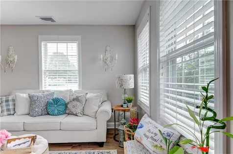 1070 Crandall Road Tiverton RI 02878