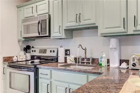 1070 Crandall Road Tiverton RI 02878