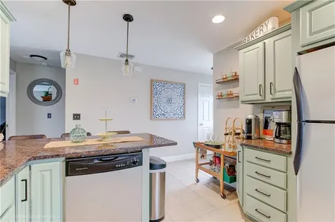 1070 Crandall Road Tiverton RI 02878