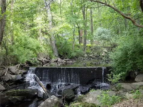 295 Main Street Cranston RI 02921