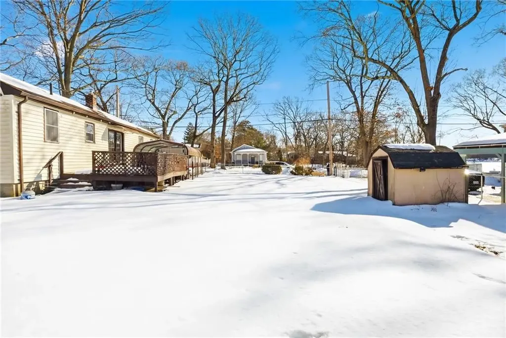 201 Hollis Avenue Warwick RI 02889