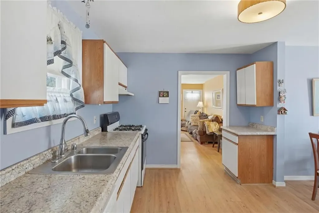 201 Hollis Avenue Warwick RI 02889