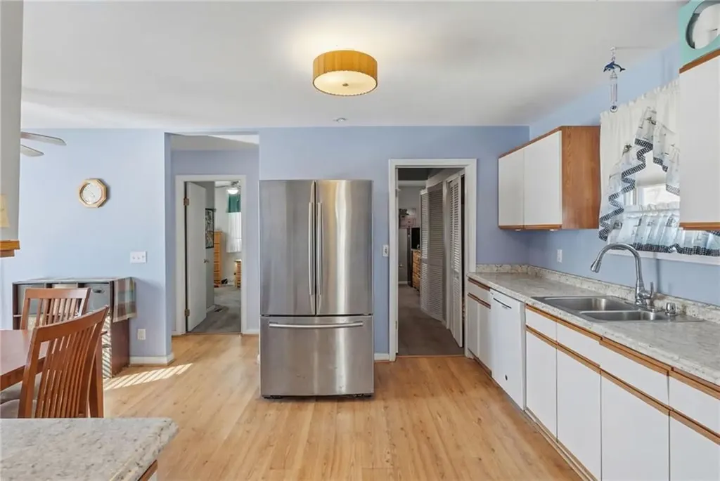 201 Hollis Avenue Warwick RI 02889