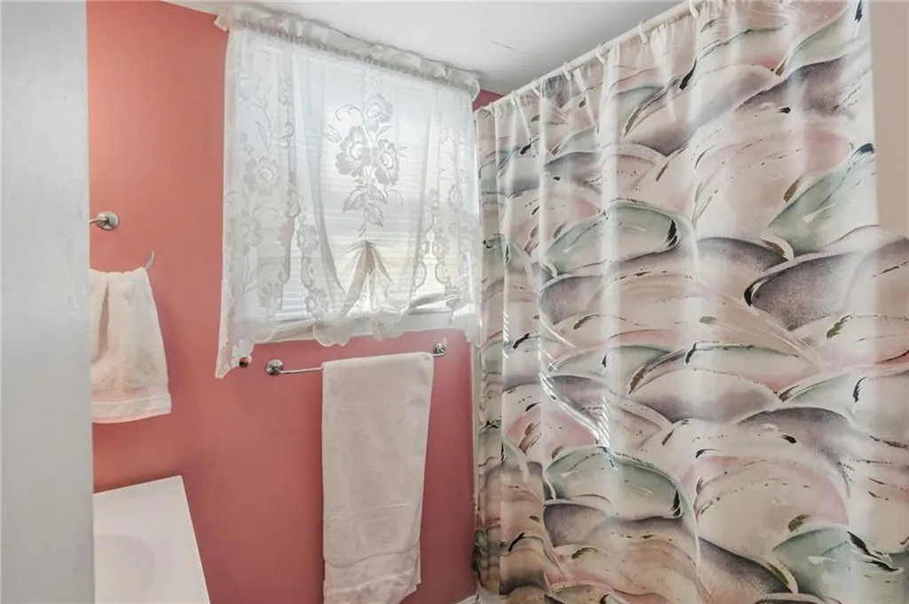 201 Hollis Avenue Warwick RI 02889