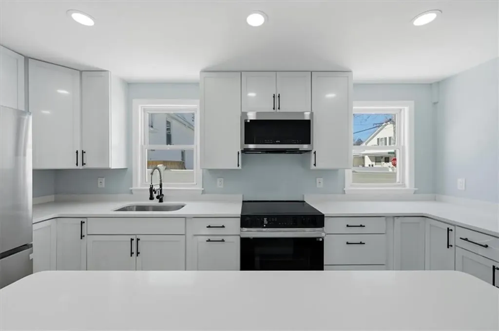 66 Glover Street Providence RI 02908