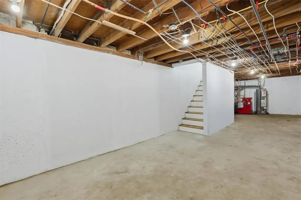 66 Glover Street Providence RI 02908