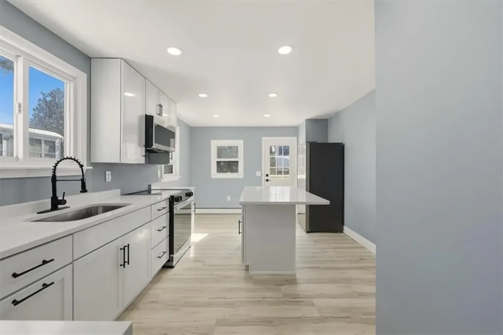 66 Glover Street Providence RI 02908