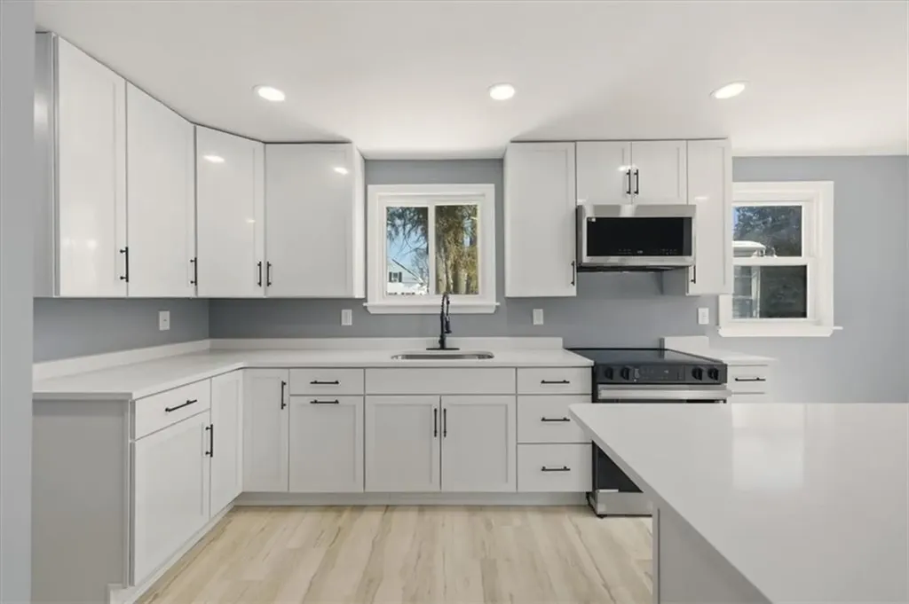 66 Glover Street Providence RI 02908