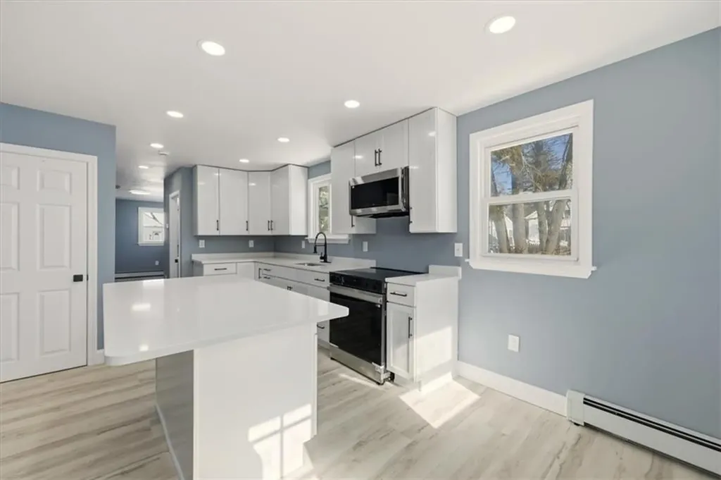 66 Glover Street Providence RI 02908