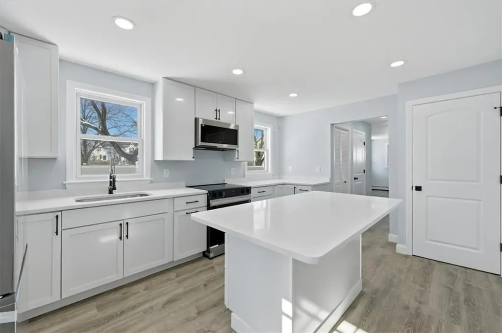 66 Glover Street Providence RI 02908