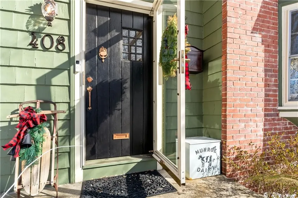 408 Fair Street Warwick RI 02888