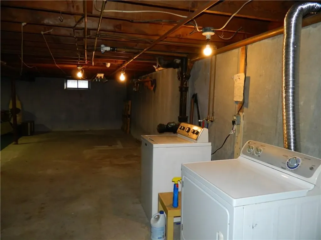 65 Estrell Drive East Providence RI 02915