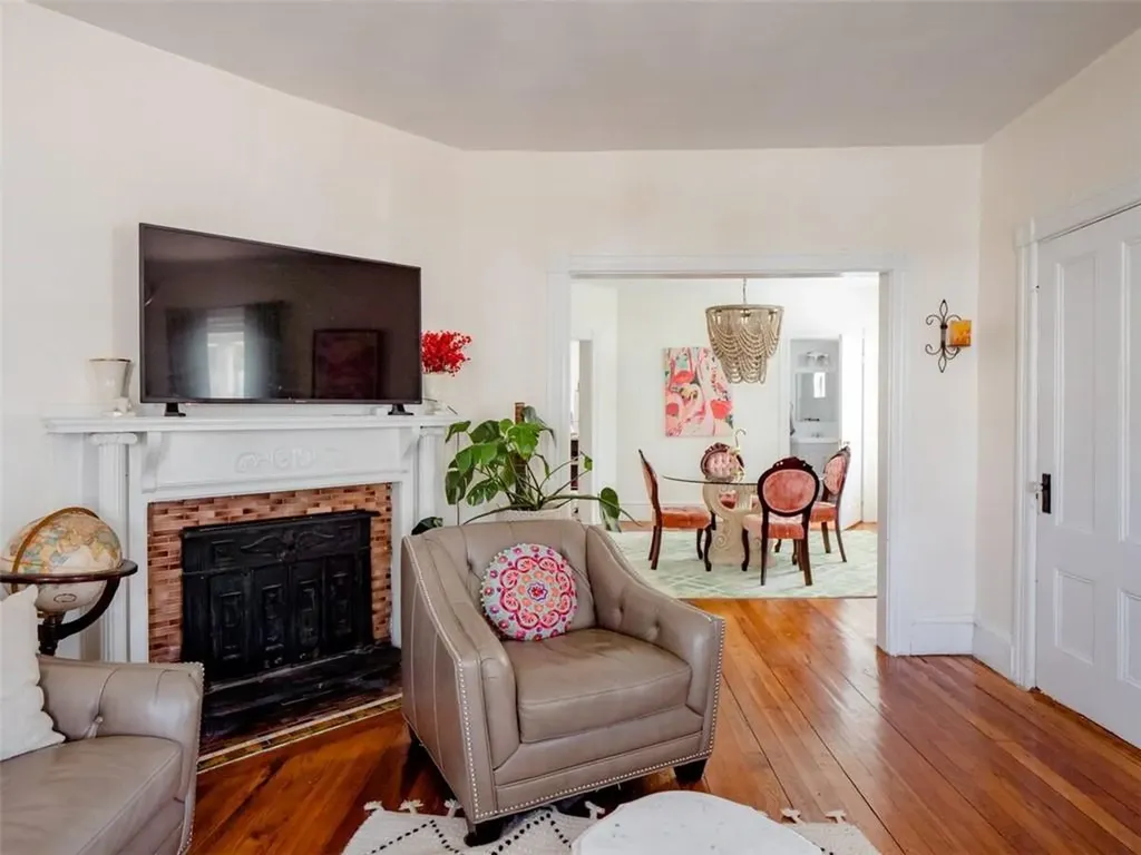 10 14 Carleton Street Providence RI 02908