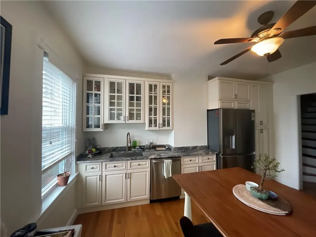 10 14 Carleton Street Providence RI 02908