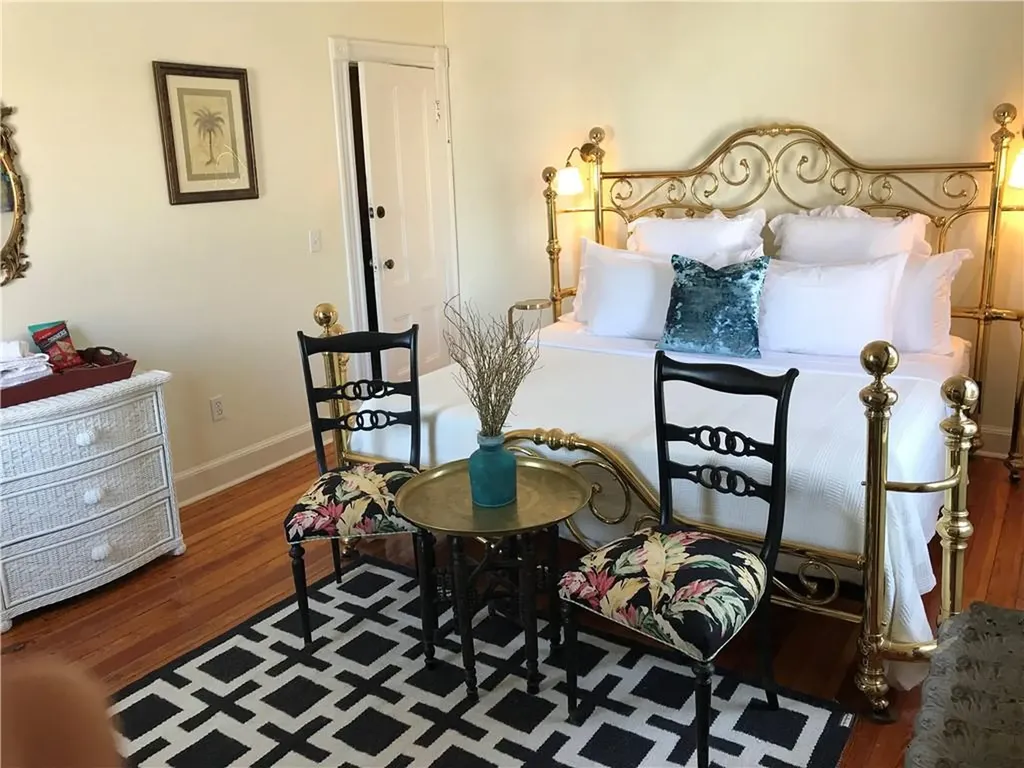 10 14 Carleton Street Providence RI 02908