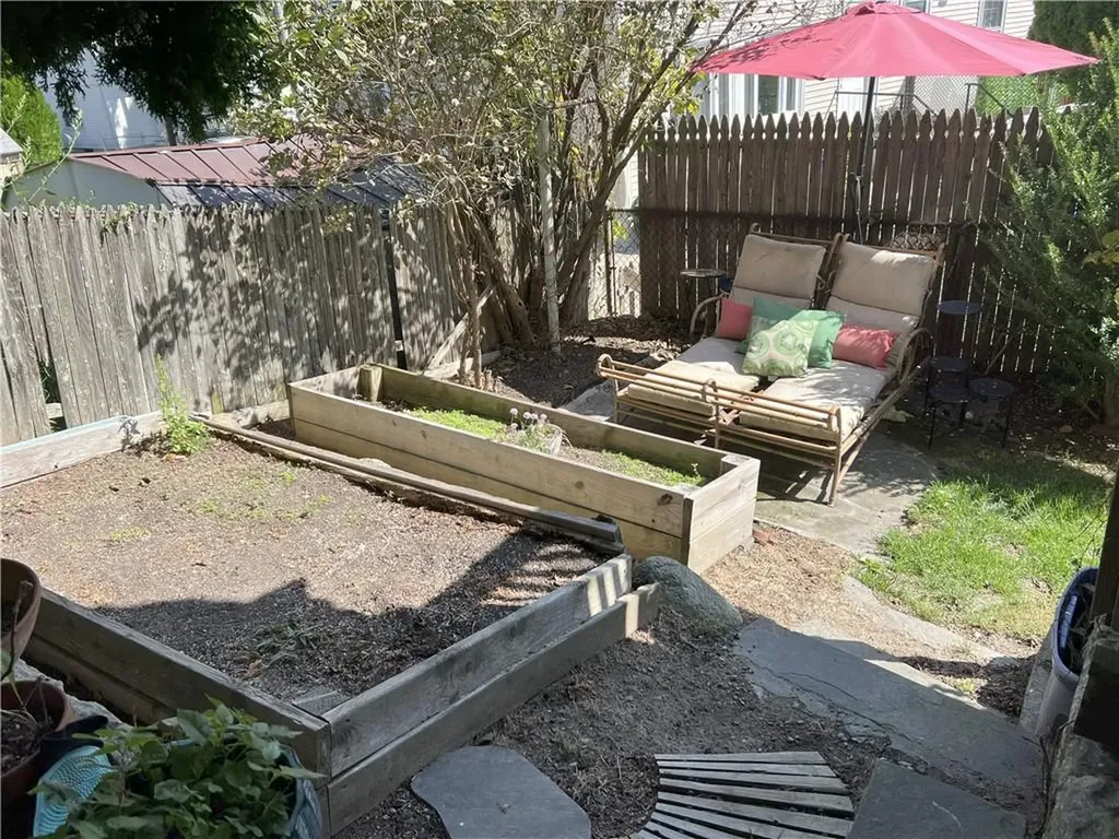 10 14 Carleton Street Providence RI 02908