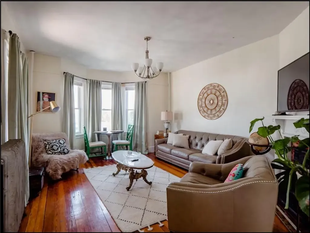 10 14 Carleton Street Providence RI 02908