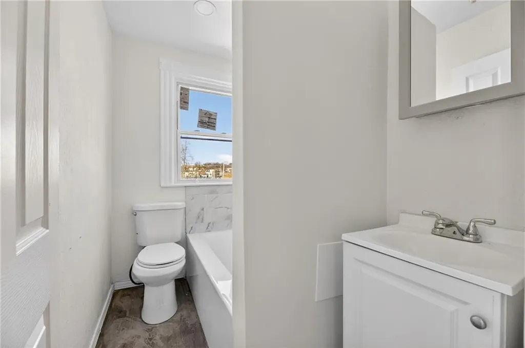 528 Charles Street Providence RI 02904