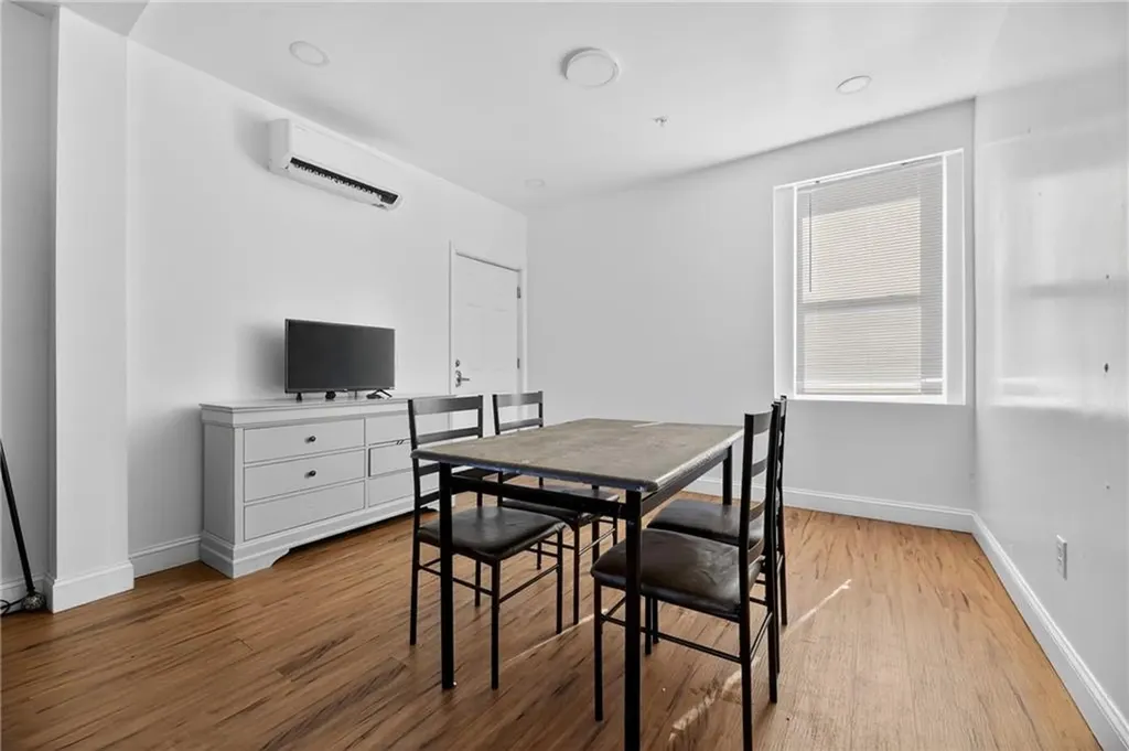 528 Charles Street Providence RI 02904