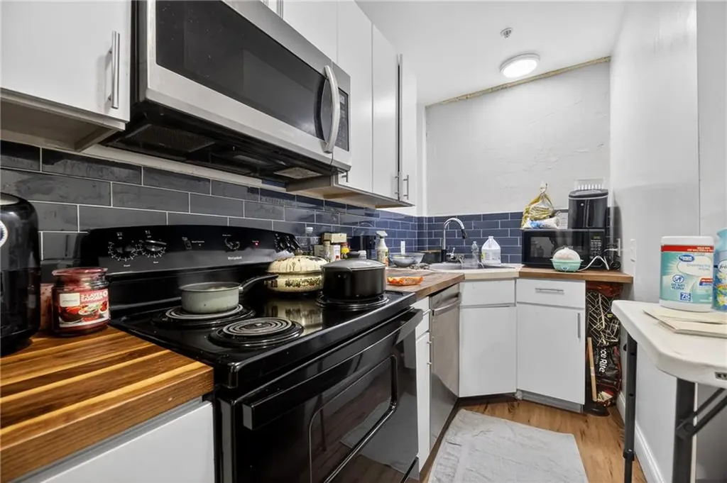528 Charles Street Providence RI 02904