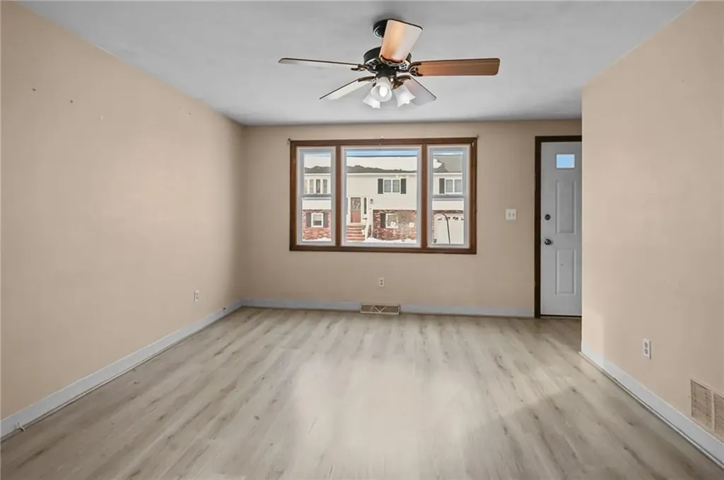 57 Whirlaway Place Pawtucket RI 02861