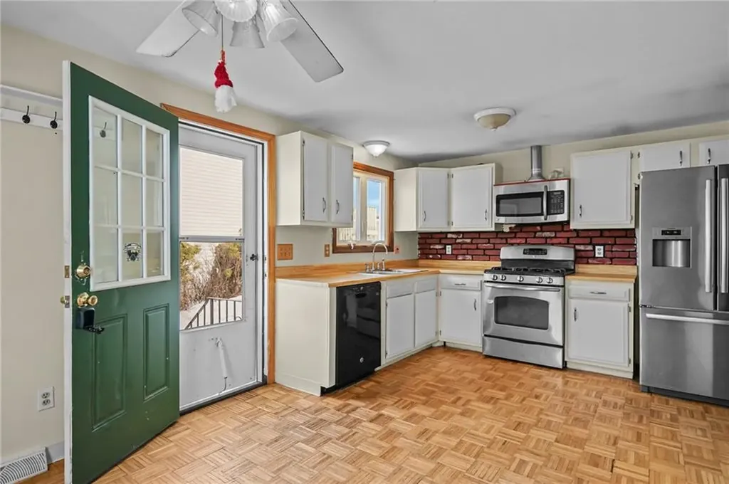 57 Whirlaway Place Pawtucket RI 02861