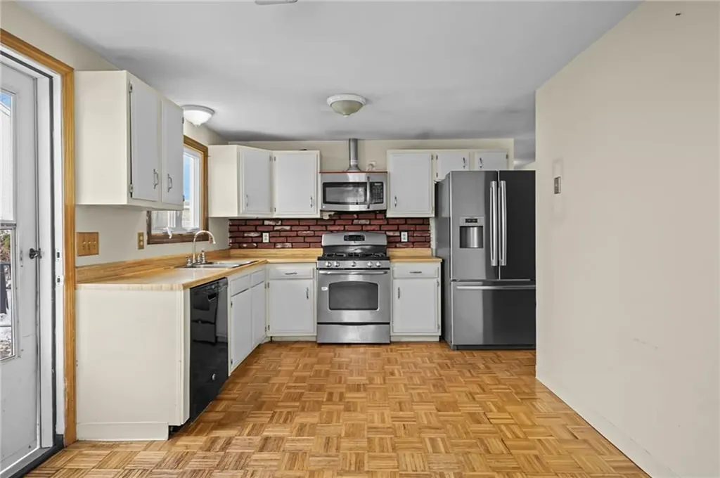 57 Whirlaway Place Pawtucket RI 02861