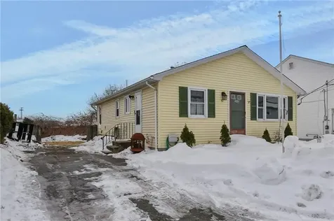 57 Whirlaway Place Pawtucket RI 02861