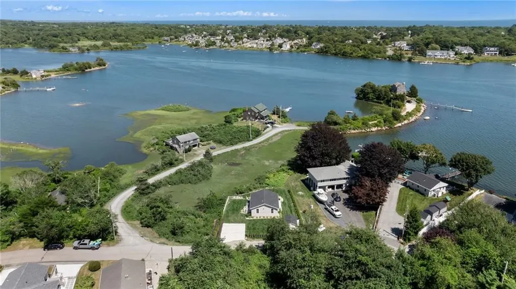 17 Goose Island Road Narragansett RI 02882