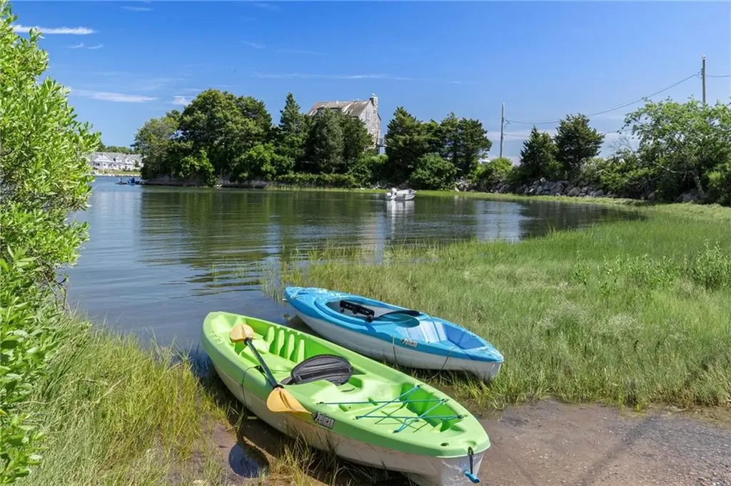 17 Goose Island Road Narragansett RI 02882