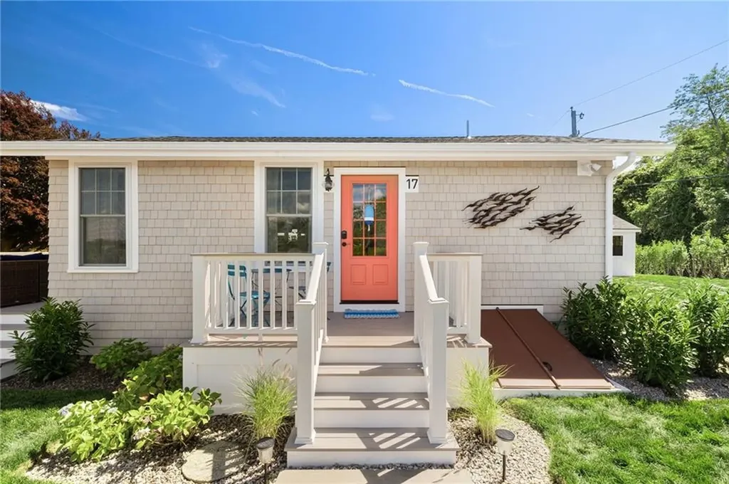 17 Goose Island Road Narragansett RI 02882