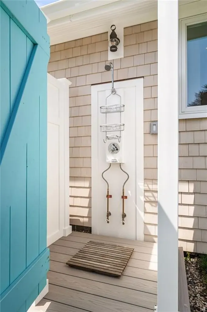 17 Goose Island Road Narragansett RI 02882