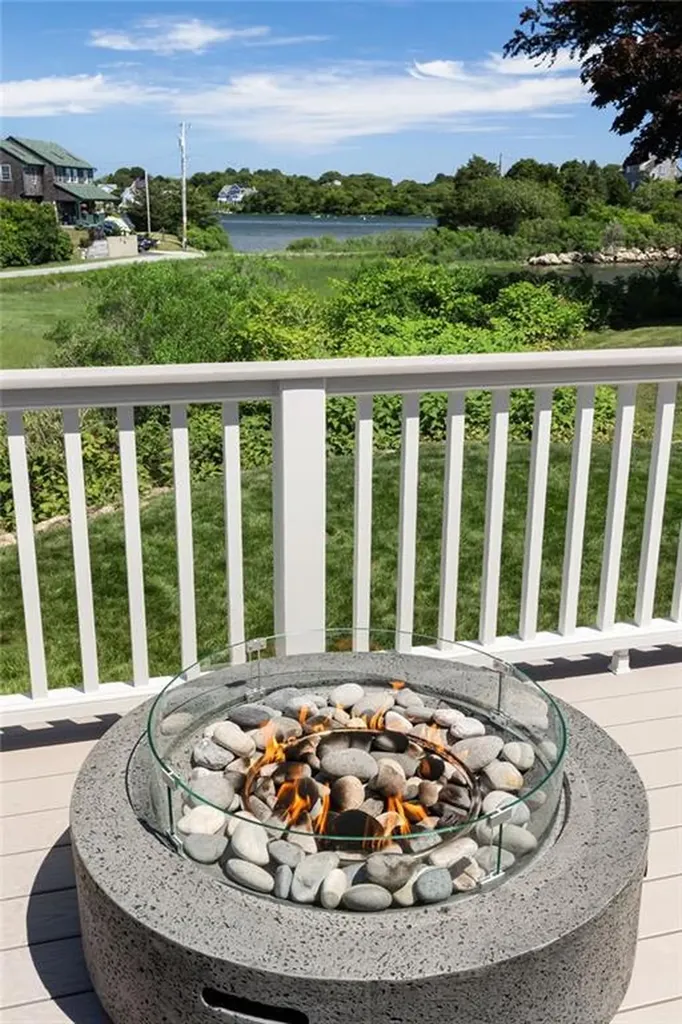 17 Goose Island Road Narragansett RI 02882