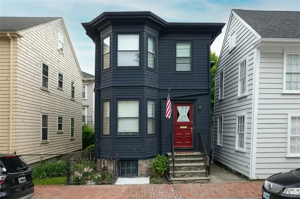 7 Division Street Newport RI 02840