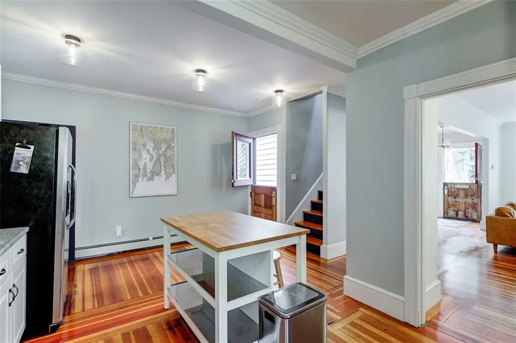 7 Division Street Newport RI 02840