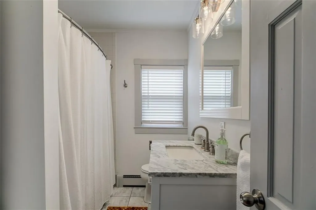7 Division Street Newport RI 02840