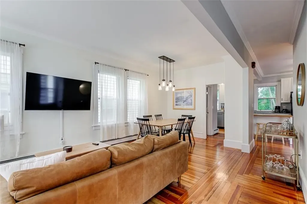 7 Division Street Newport RI 02840