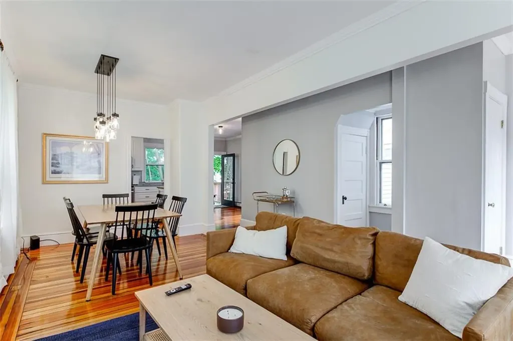 7 Division Street Newport RI 02840