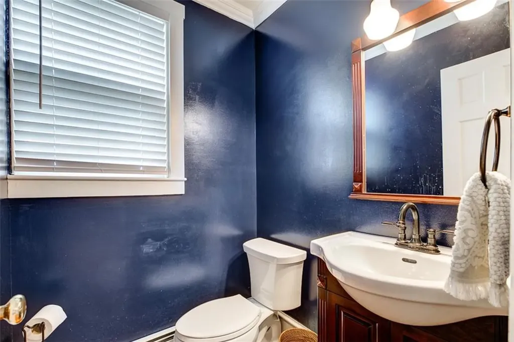 7 Division Street Newport RI 02840