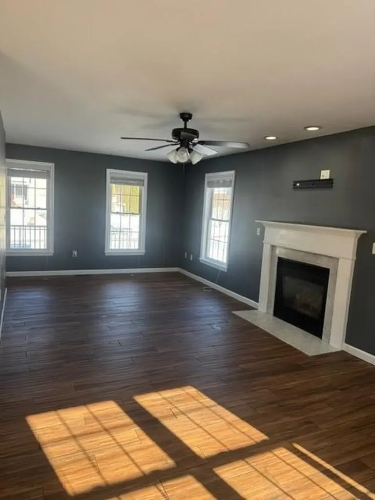 22 Derby Lane Cranston RI 02921