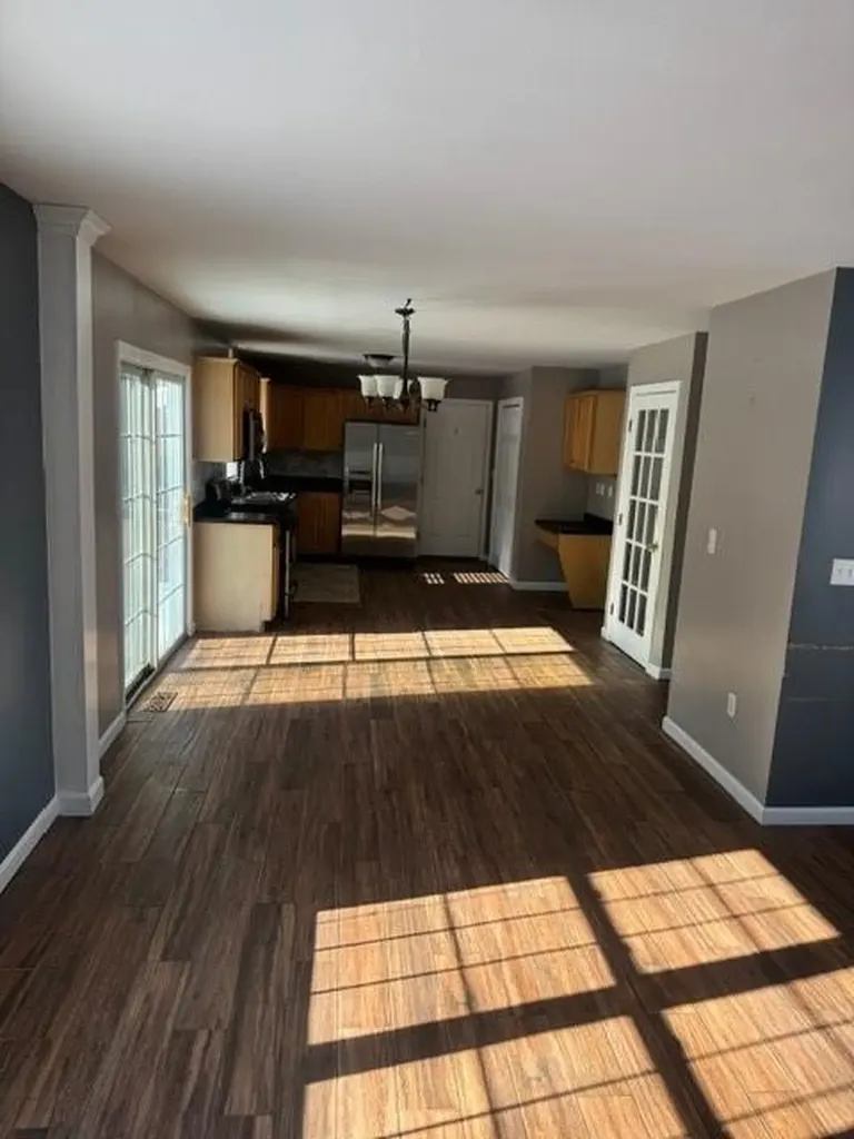 22 Derby Lane Cranston RI 02921