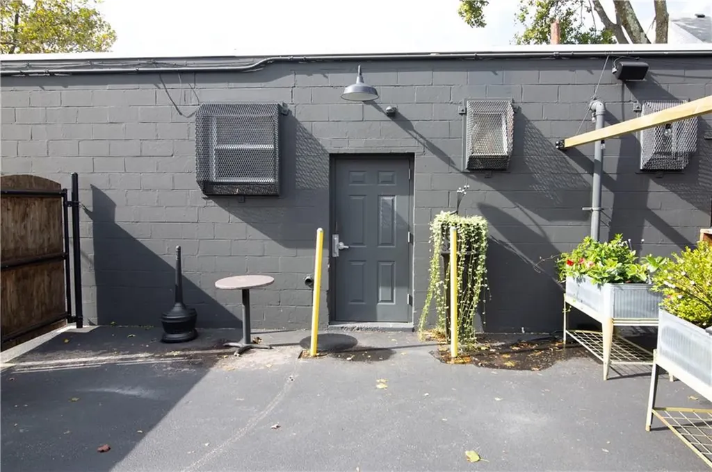 371 Smith Street Providence RI 02908