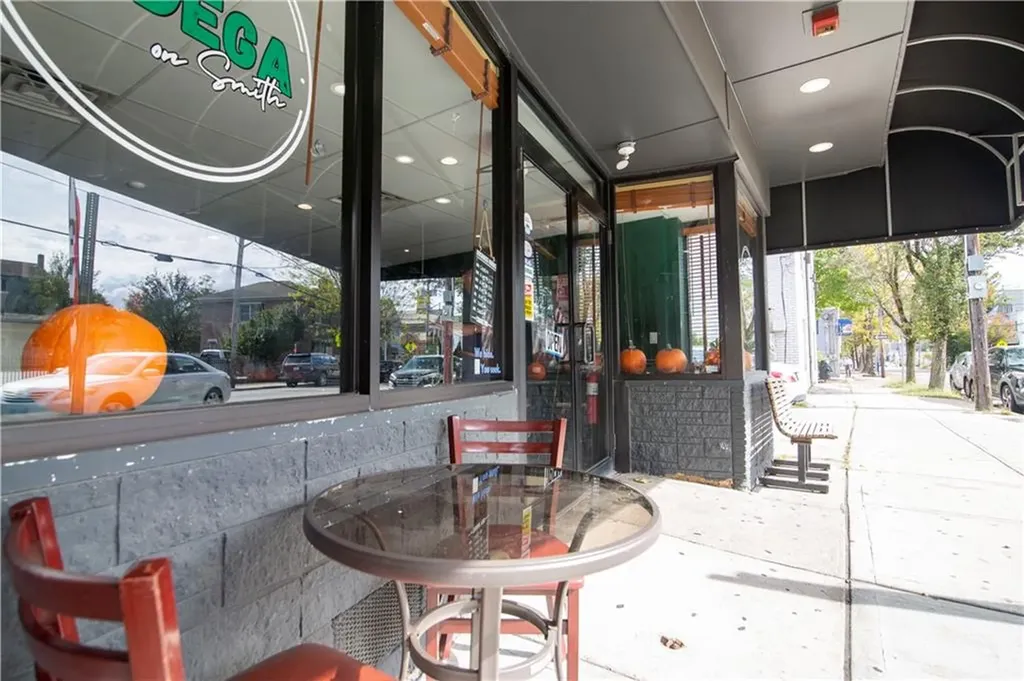 371 Smith Street Providence RI 02908