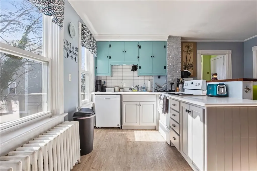 35 Brewer Street Newport RI 02840